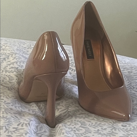 Nine West Shoes - Nine West Women's nude Heels